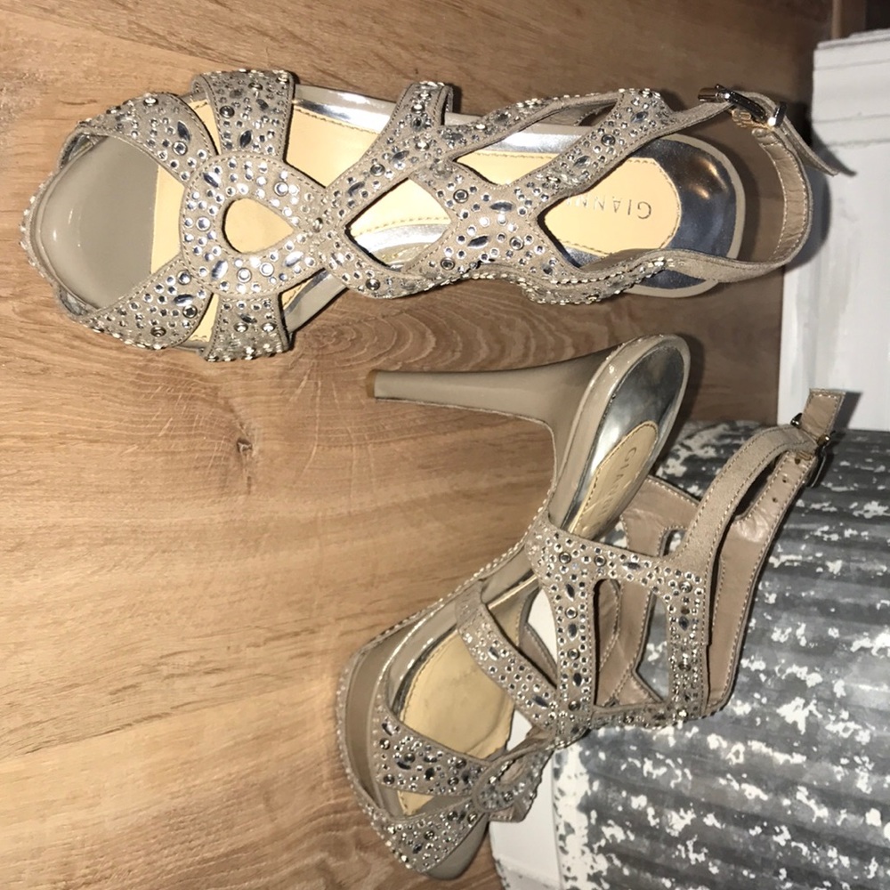 Gianni Bini high heels